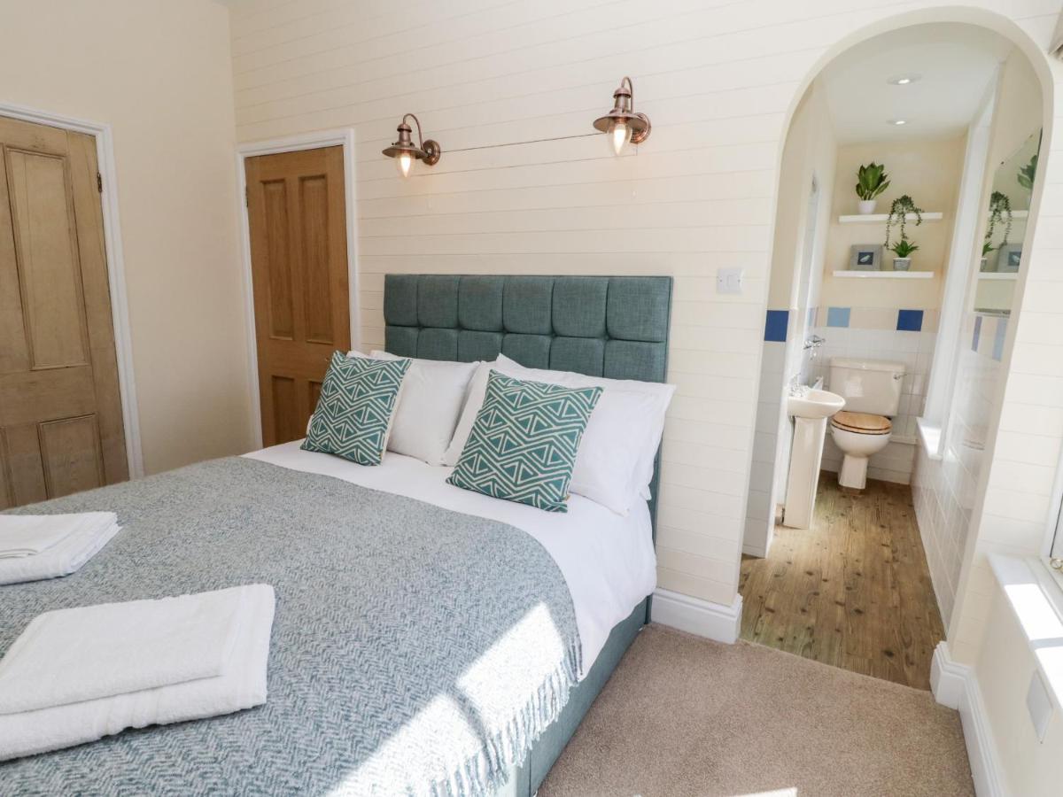 ウィットビー Laurel Houseヴィラ エクステリア 写真